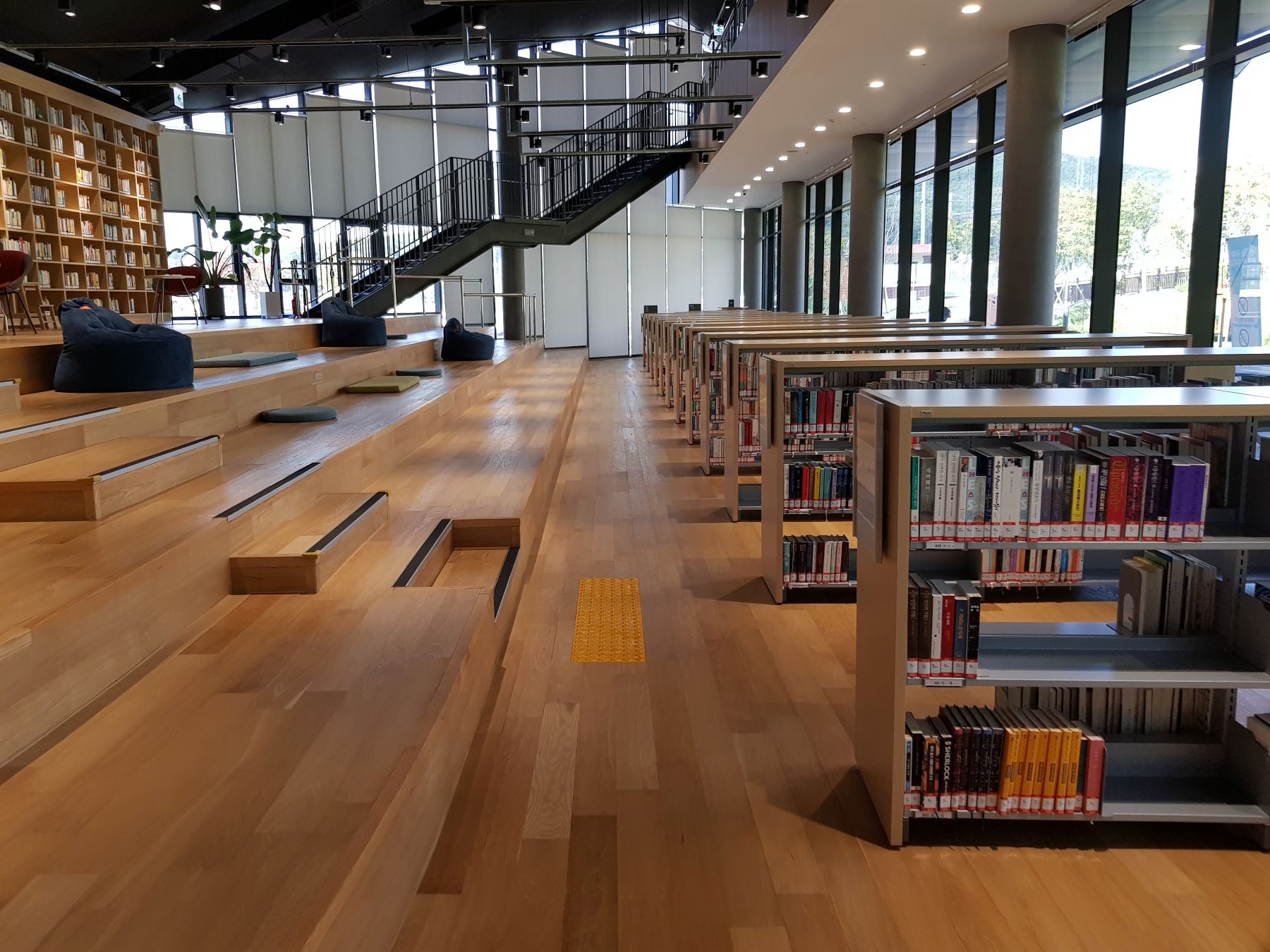 Bookshop abroad 2